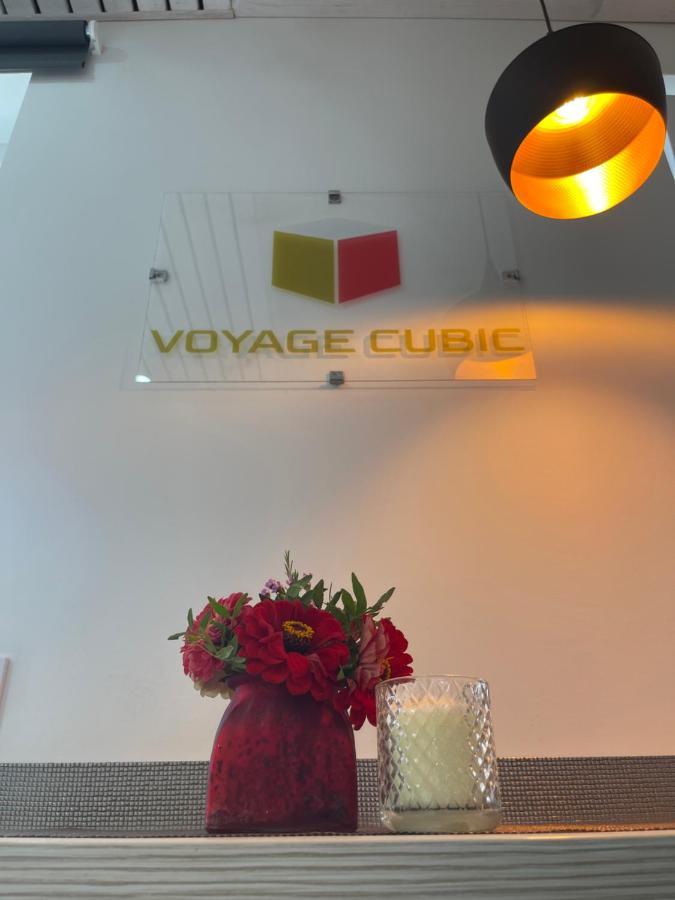 Апартаменты Voyage Cubic Adults Only Сибиу Экстерьер фото
